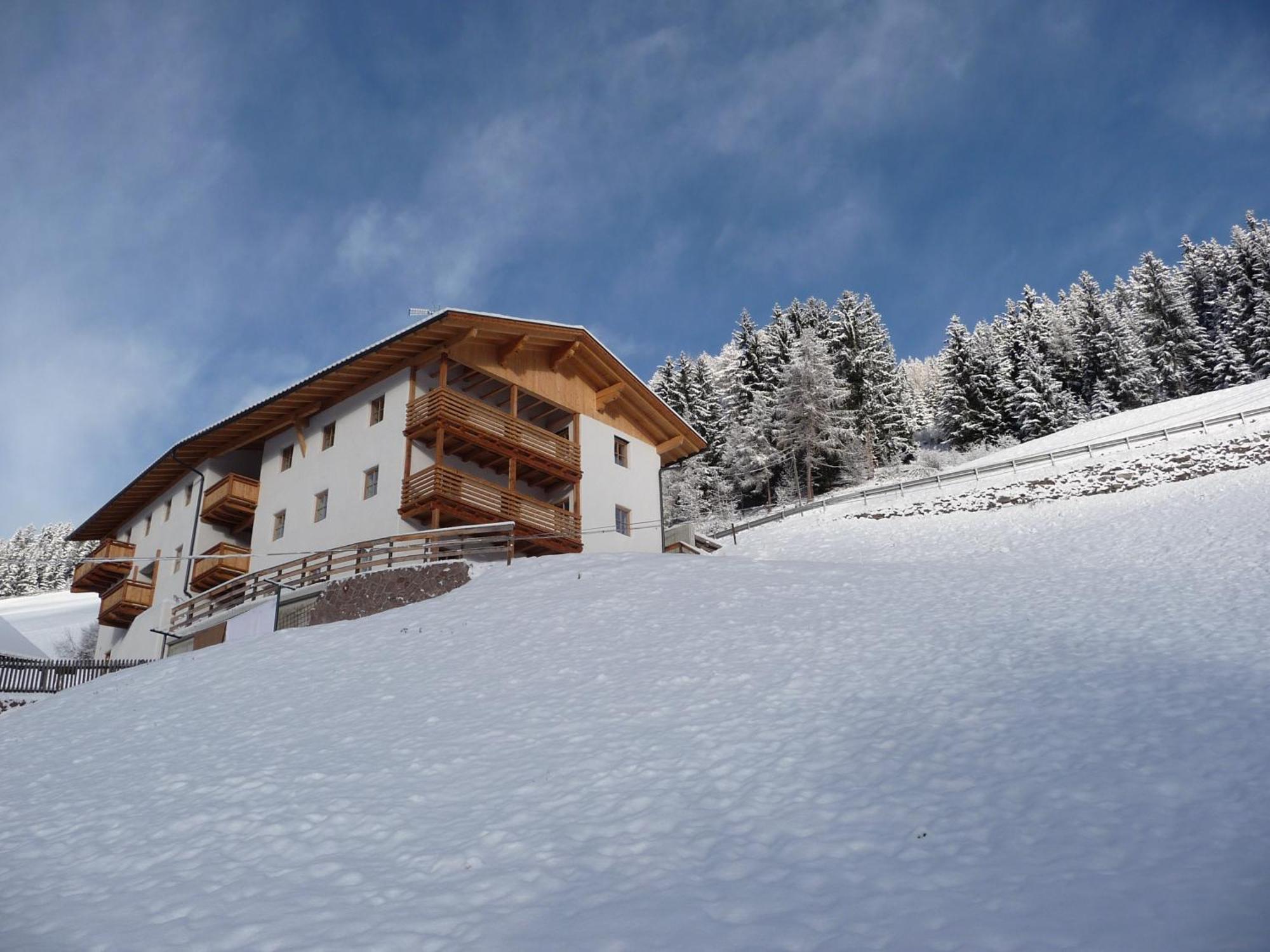 Putzerhof Aparthotel Фунес Екстериор снимка