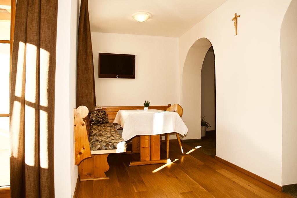 Putzerhof Aparthotel Фунес Екстериор снимка