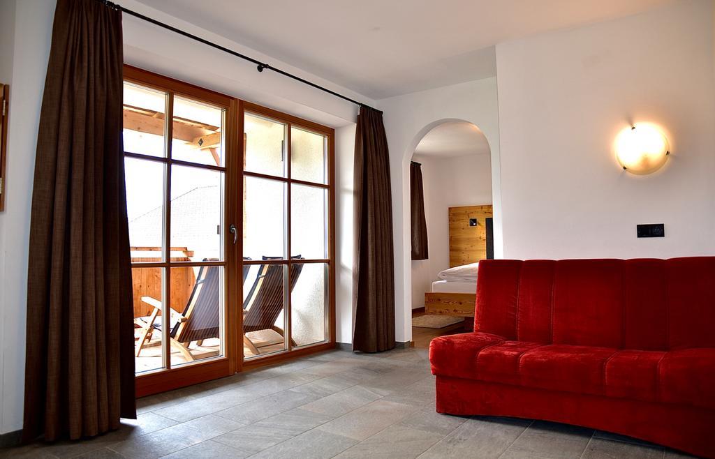 Putzerhof Aparthotel Фунес Екстериор снимка